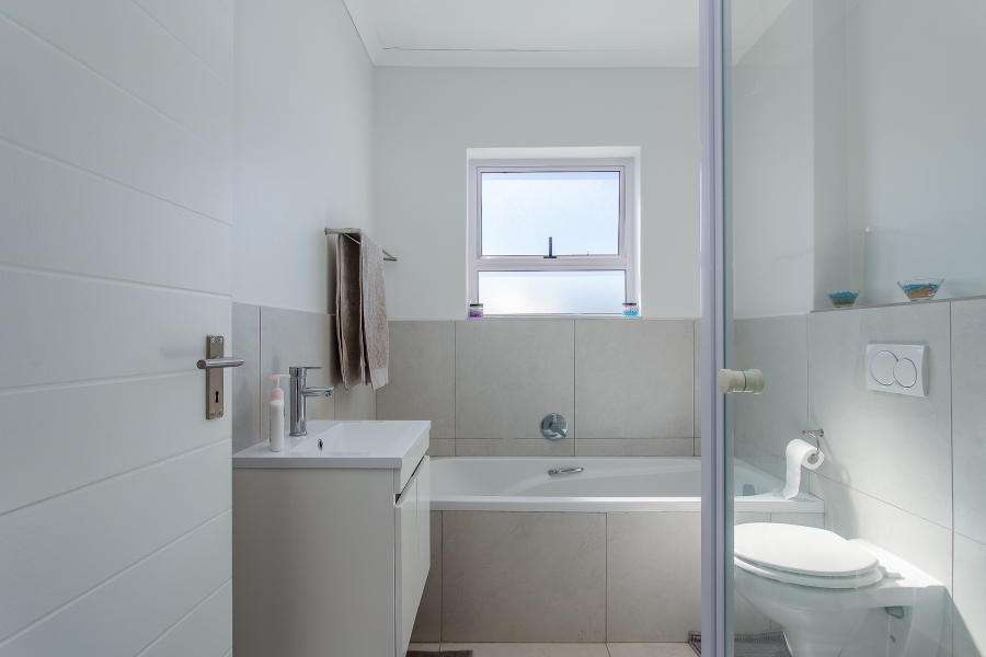 2 Bedroom Property for Sale in Honeydew Country Estate Western Cape